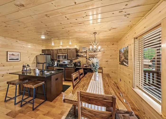 Luxury 4Br Cabin In Gatlinburg With Views Hot Tub With Private Deck Game Room Most Popular Coffee Bar Perfect For Family Getaway Tennis Courts Infant Crib And Karaoke System